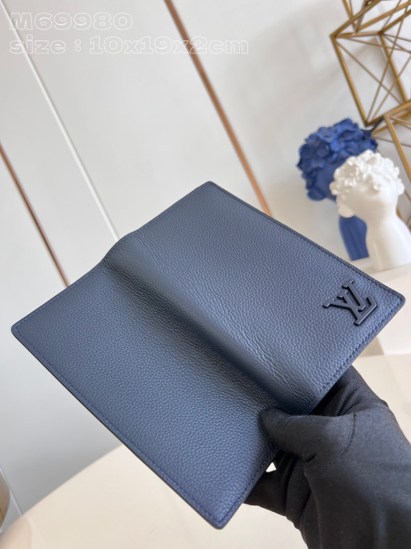 l**is V*t*n brazza wallet-10*19*2cm