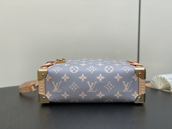 l**is V*t*n side trunk pm-18*12.5*8cm