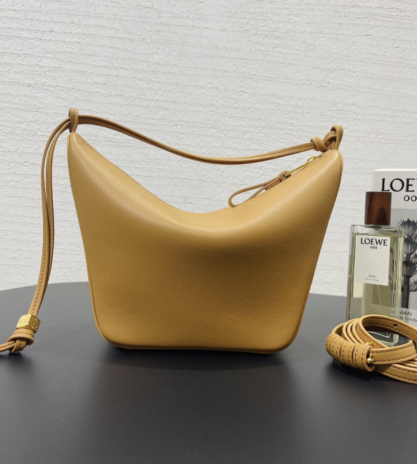 Loewe Hammock Hobo