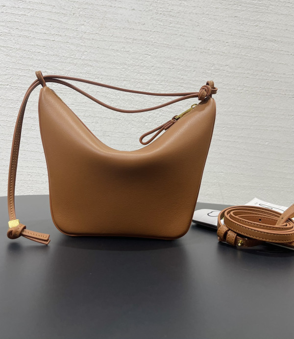 Loewe Hammock Hobo