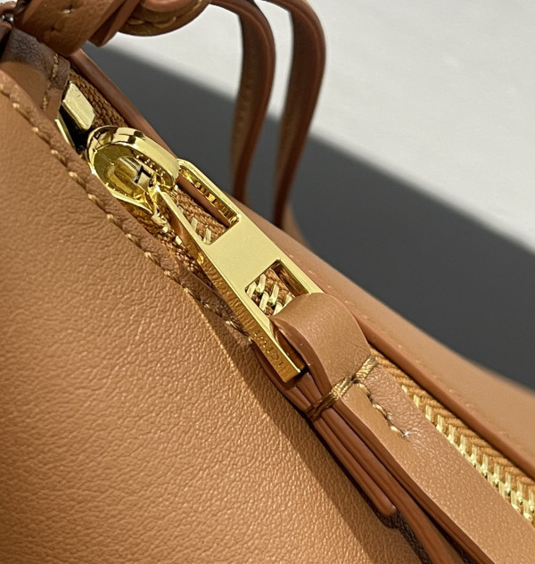 Loewe Hammock Hobo