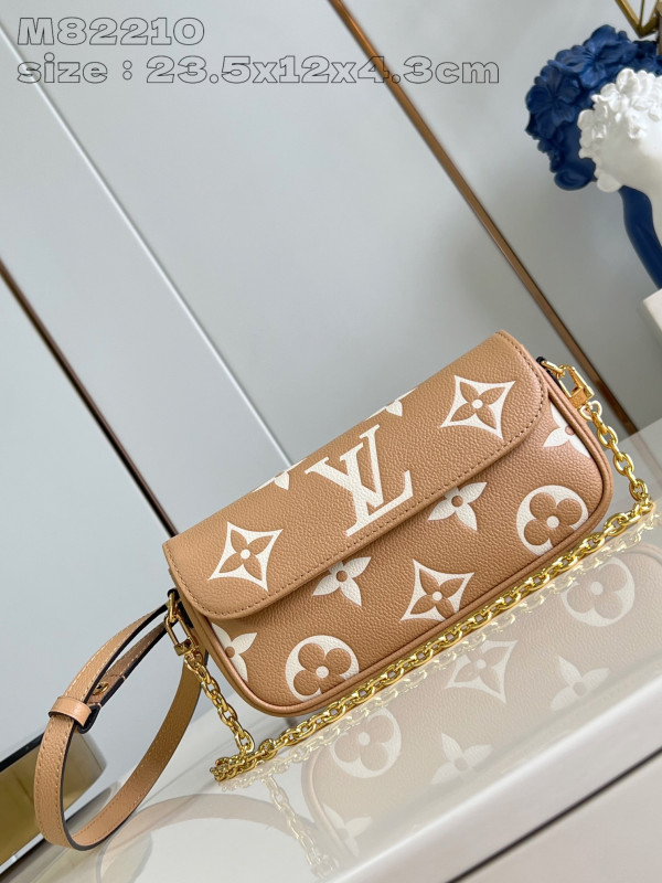 l**is V*t*n wallet on chain ivy-23.5*12*4.3cm