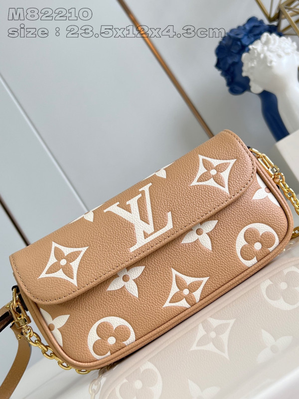 l**is V*t*n wallet on chain ivy-23.5*12*4.3cm