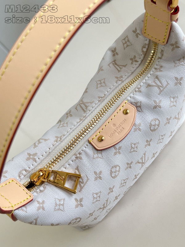 l**is V*t*n hills pochette