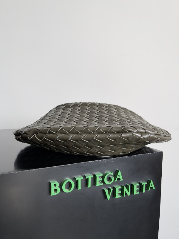 Bo*te*ga ve*ne*ta medium sardine