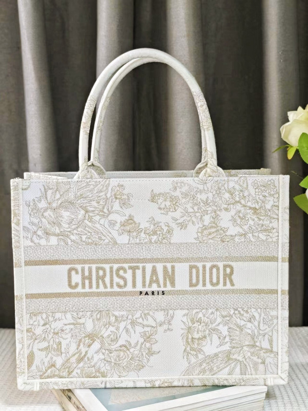 medium D*or book tote-36.5x27.5x16.5cm