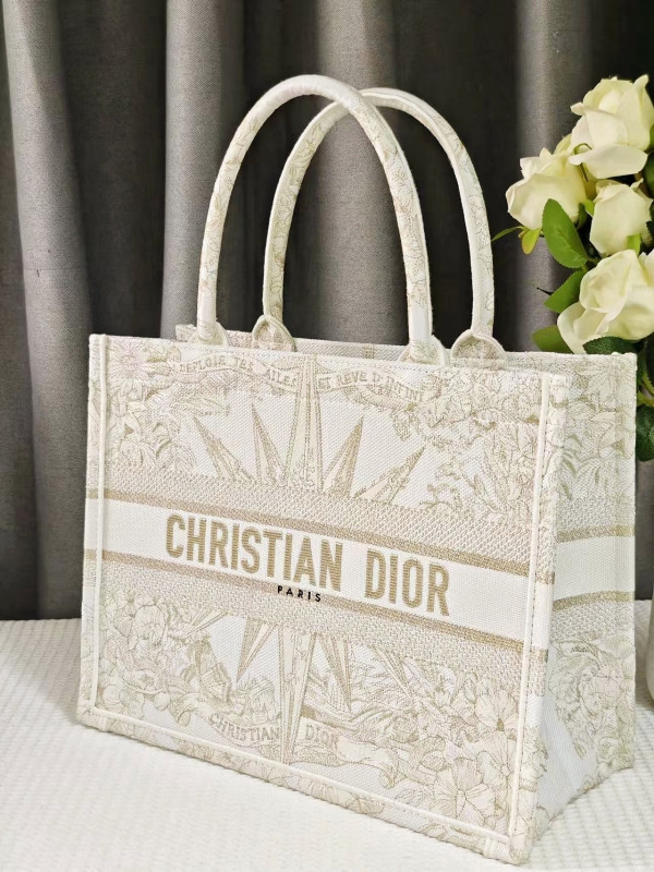 medium D*or book tote-36.5x27.5x16.5cm