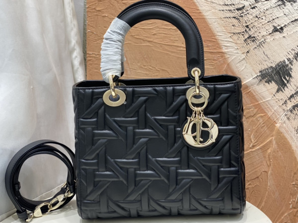 lady D*or - 24cm