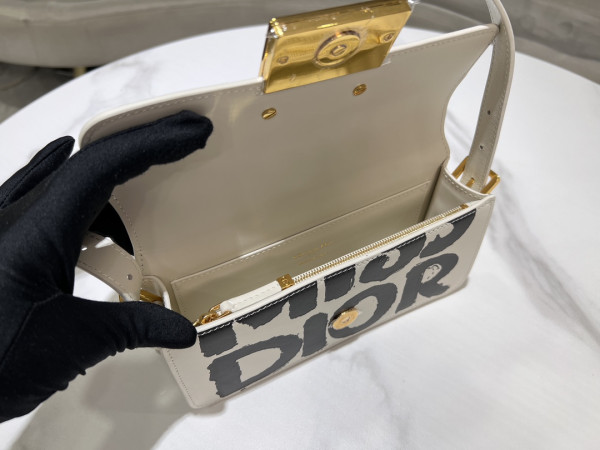 miss D*or flap bag