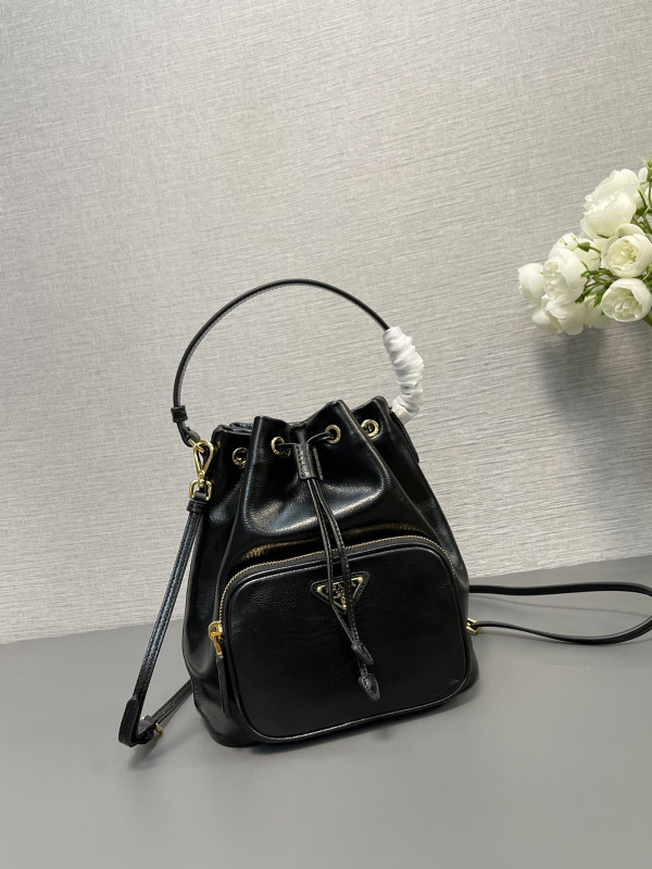 Pra*a duet naplak patent leather bucket bag