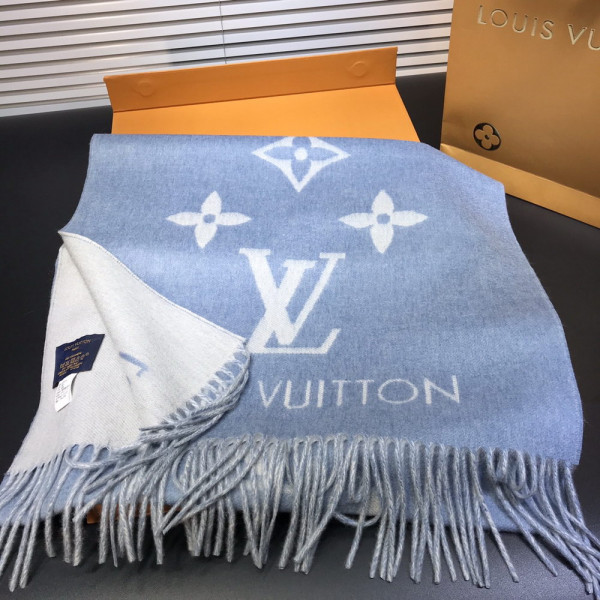 l**is V*t*n reykjavik scarf
