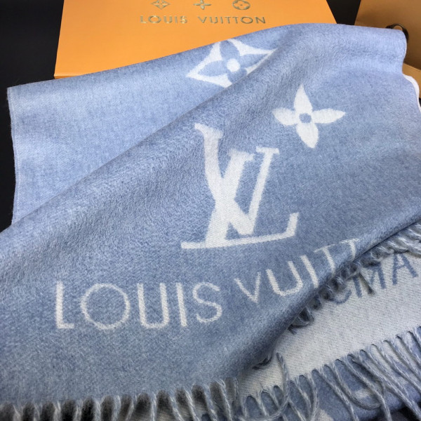 l**is V*t*n reykjavik scarf